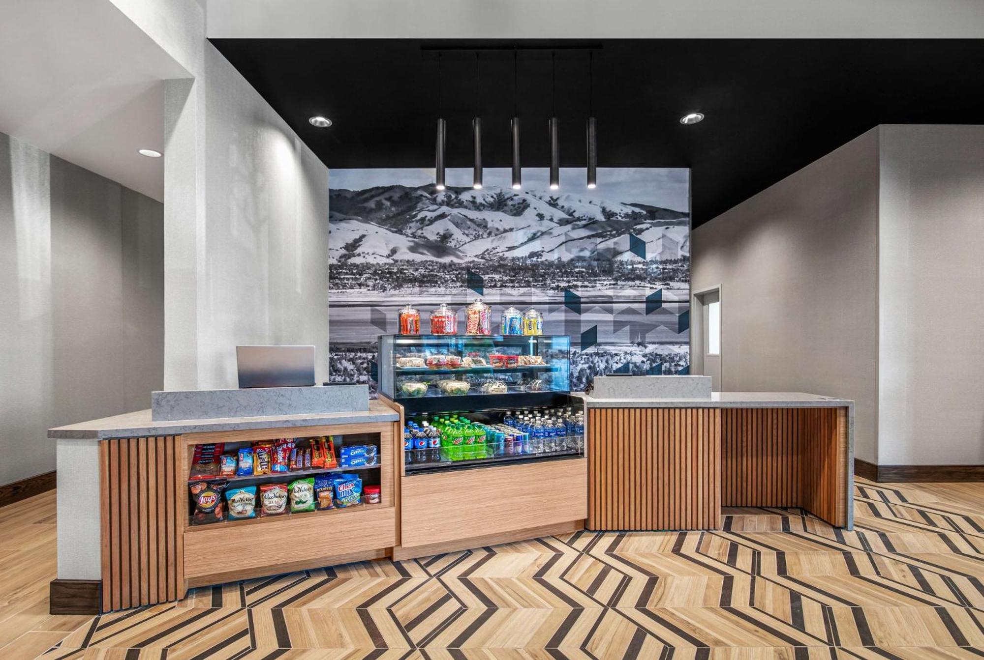 Hyatt Place Newark-Silicon Valley エクステリア 写真