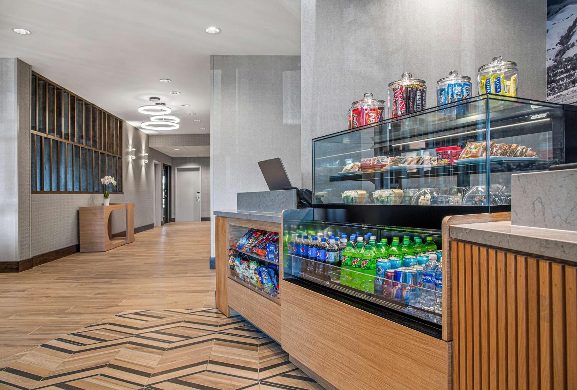 Hyatt Place Newark-Silicon Valley エクステリア 写真